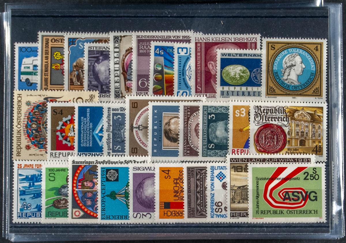 359 | Lots and Collections