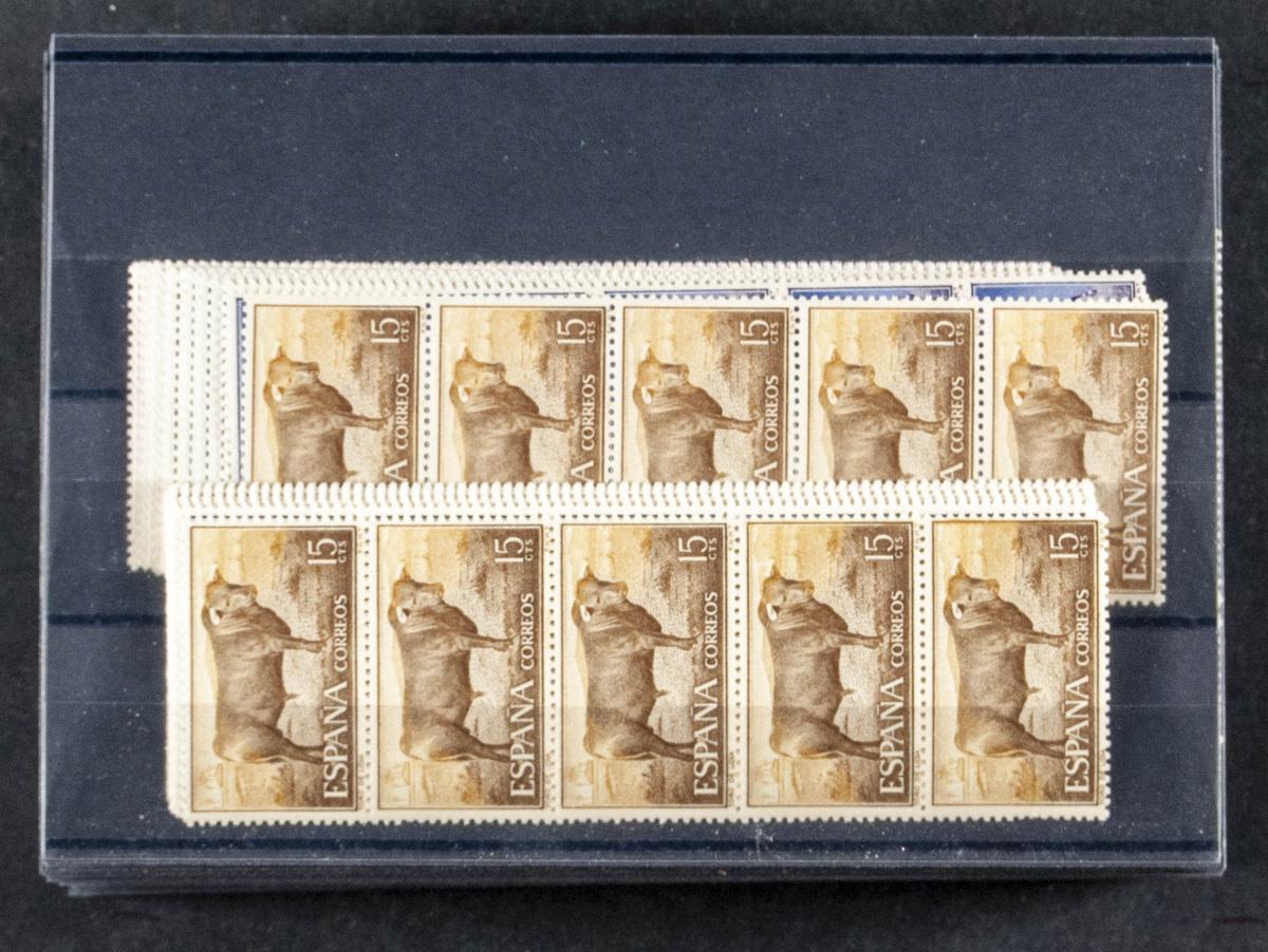 70 | Spanish Collection. Sets and stamps stock