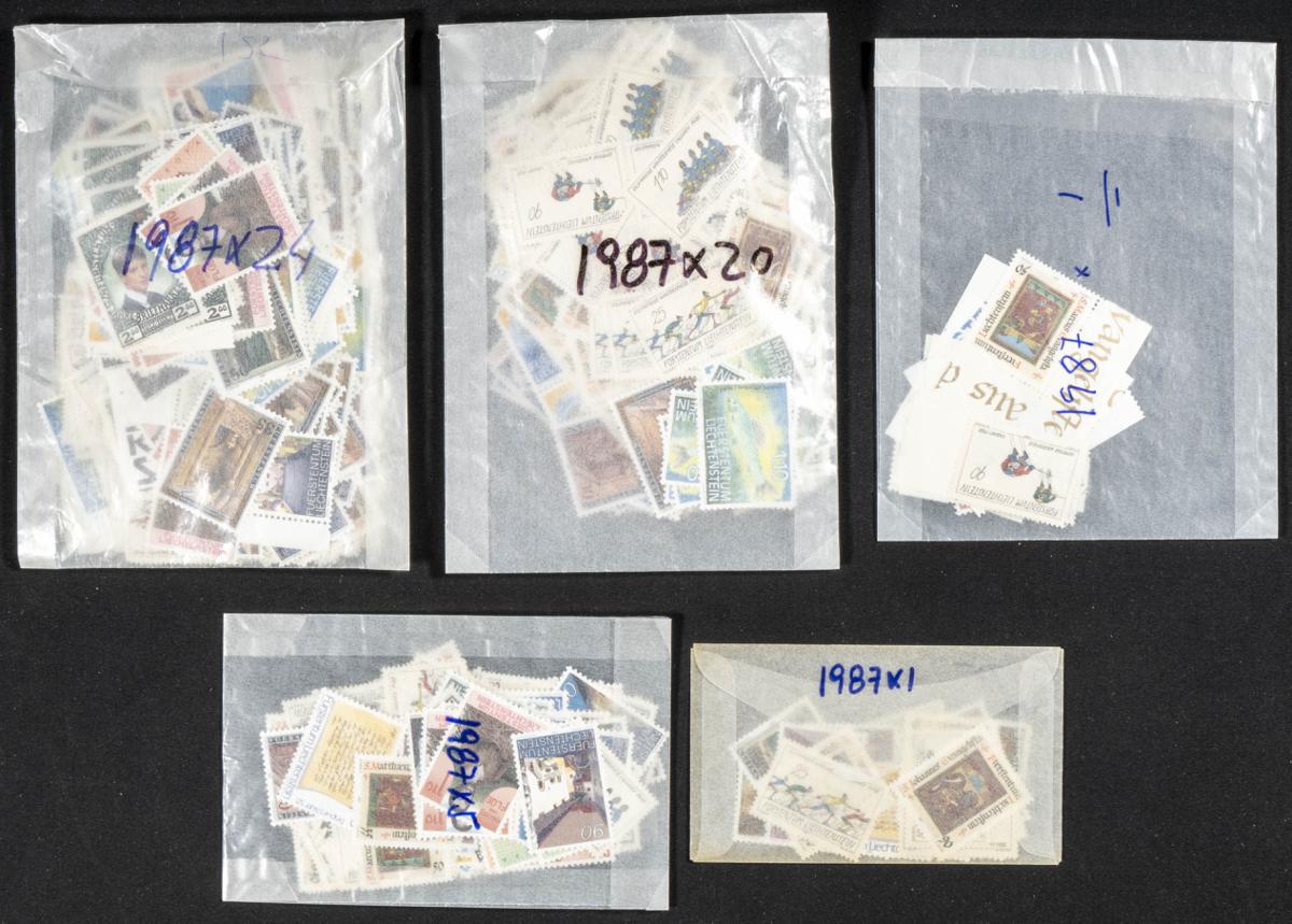 683 | Lots and Collections