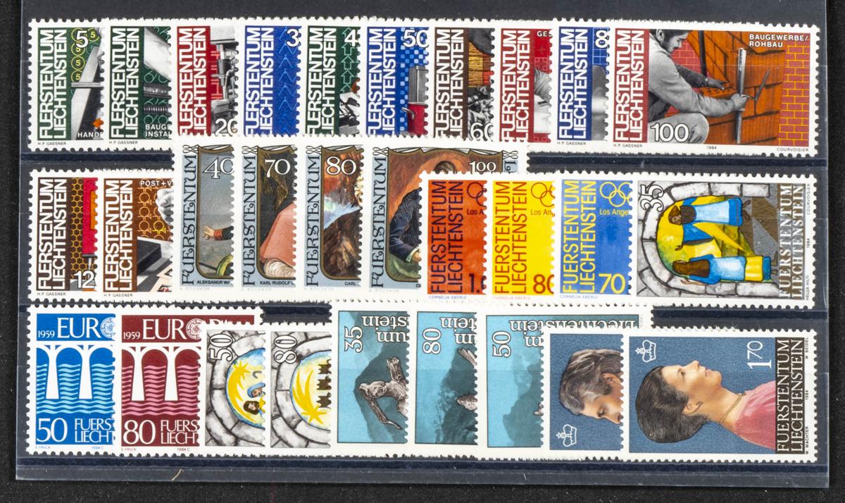 1018 | Liechtenstein. Stock de Series y Sellos