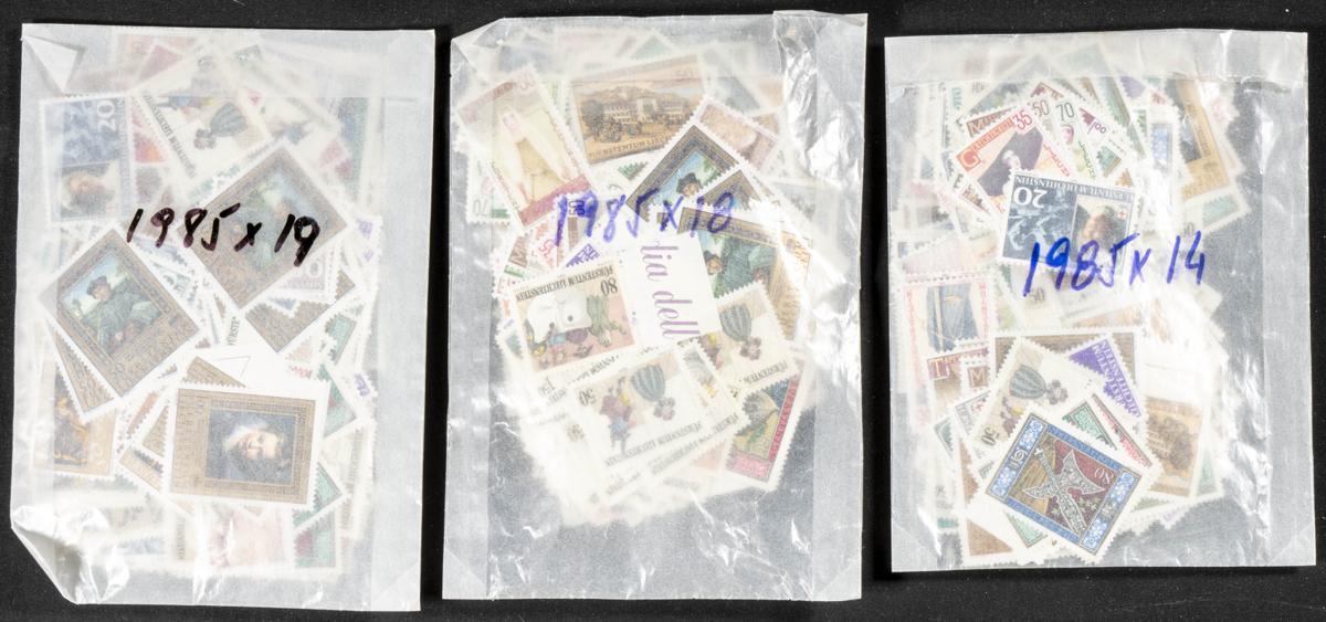 1023 | Liechtenstein. Stock de Series y Sellos