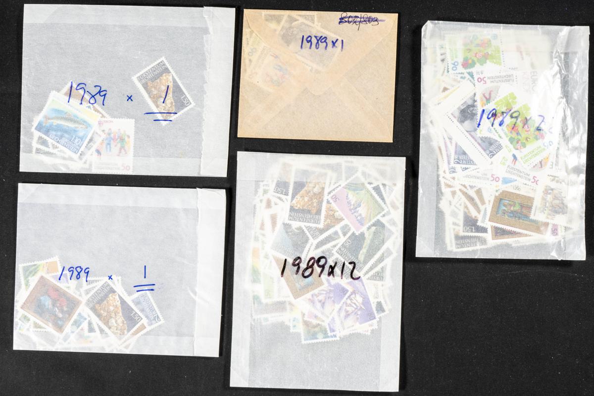 1045 | Liechtenstein. Sets and stamps stock