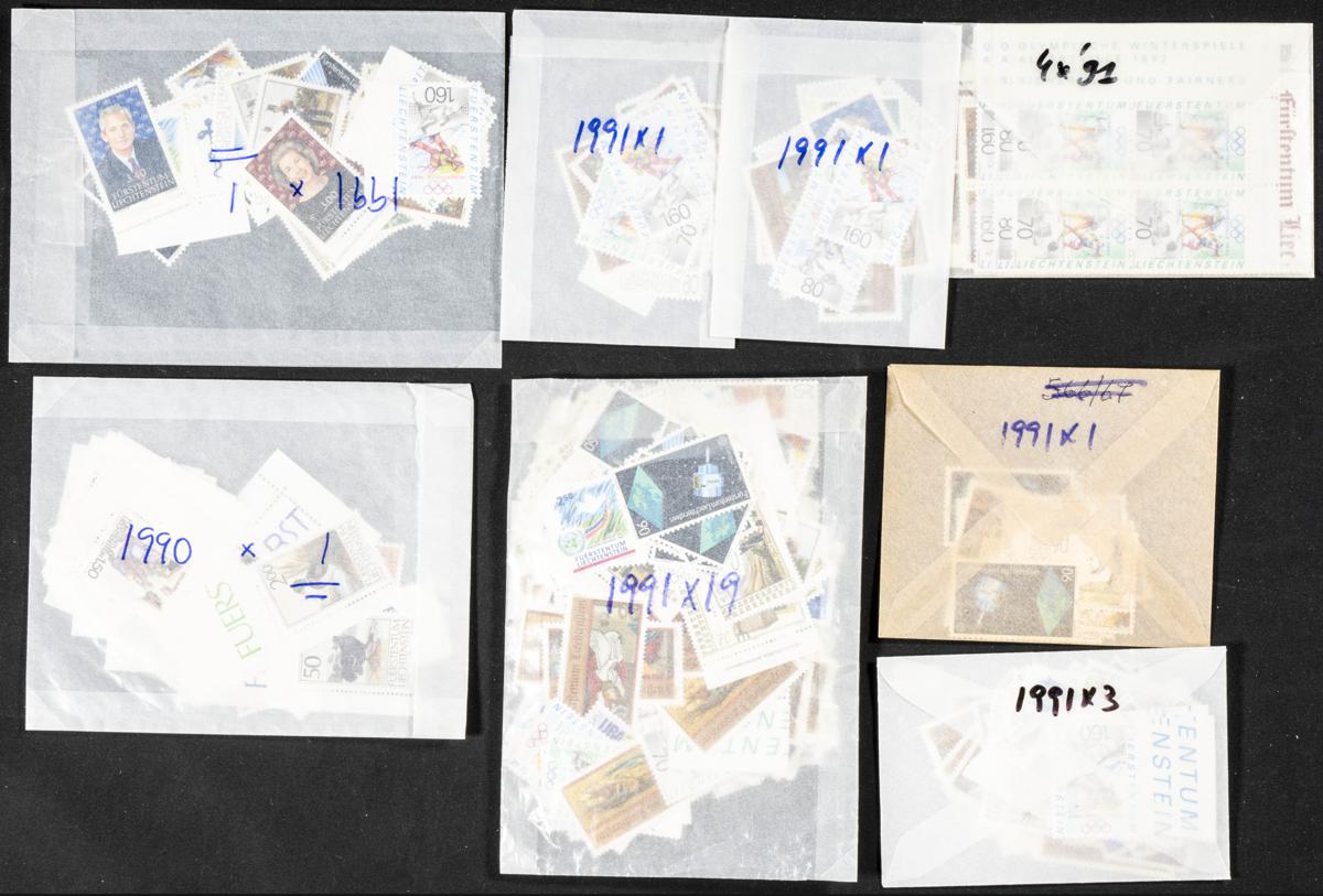 1058 | Liechtenstein. Sets and stamps stock