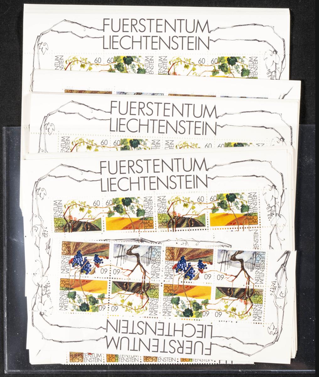 1075 | Liechtenstein. Sets and stamps stock
