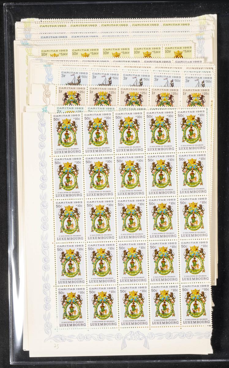 1143 | Luxemburgo. Stock de Series y Sellos
