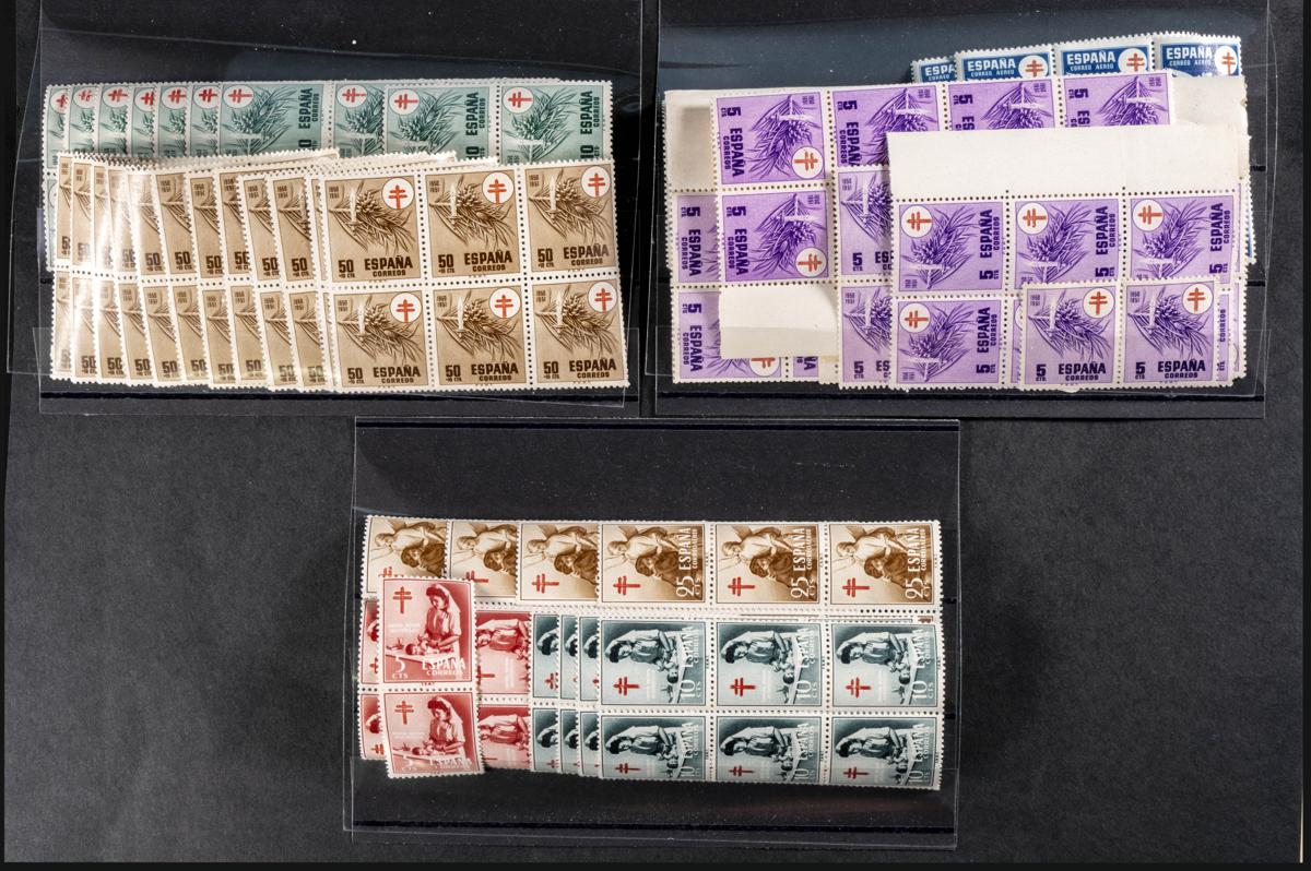 93 | Spanish Collection. Sets and stamps stock