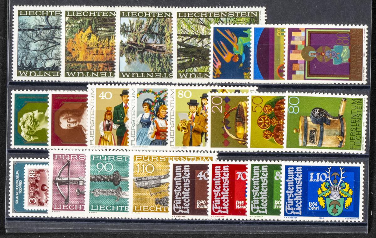 996 | Liechtenstein. Stock de Series y Sellos