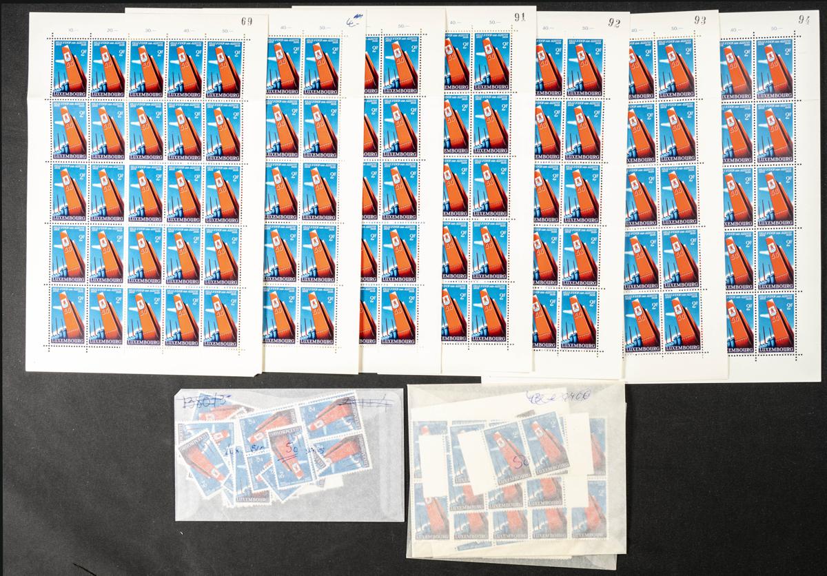 886 | Luxemburgo. Stock de Series y Sellos