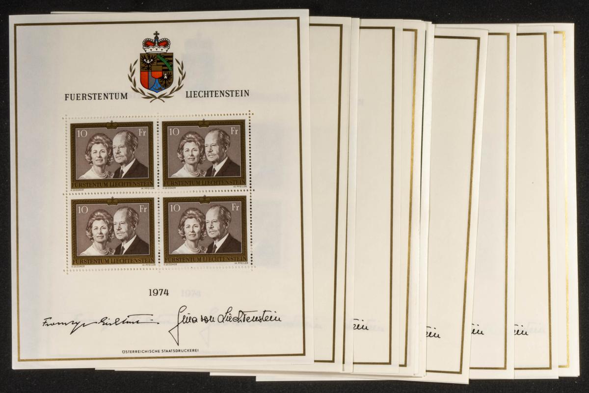 678 | Liechtenstein. Stock de Series y Sellos