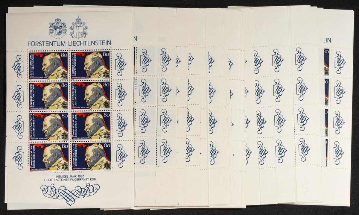 690 | Liechtenstein. Stock de Series y Sellos