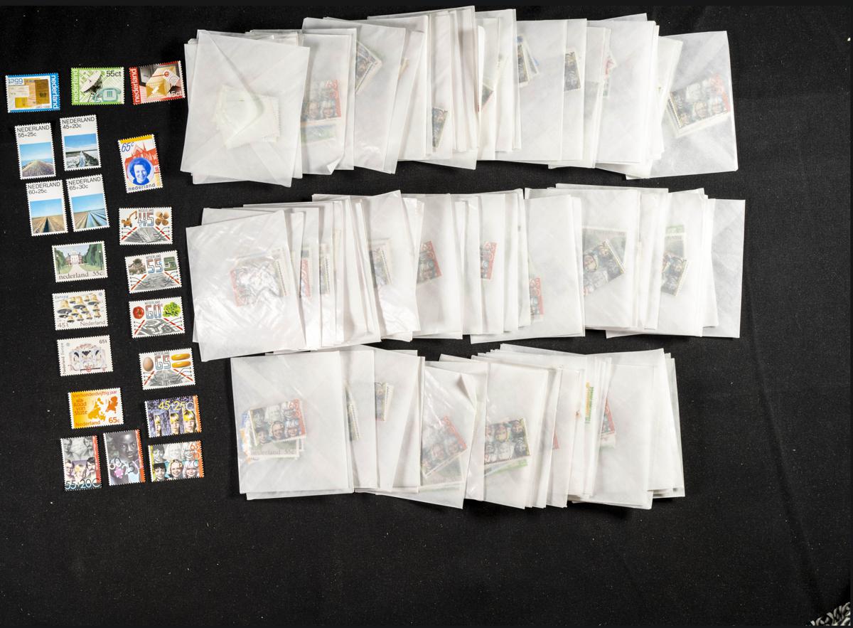 833 | Netherlands. Sets and stamps stock
