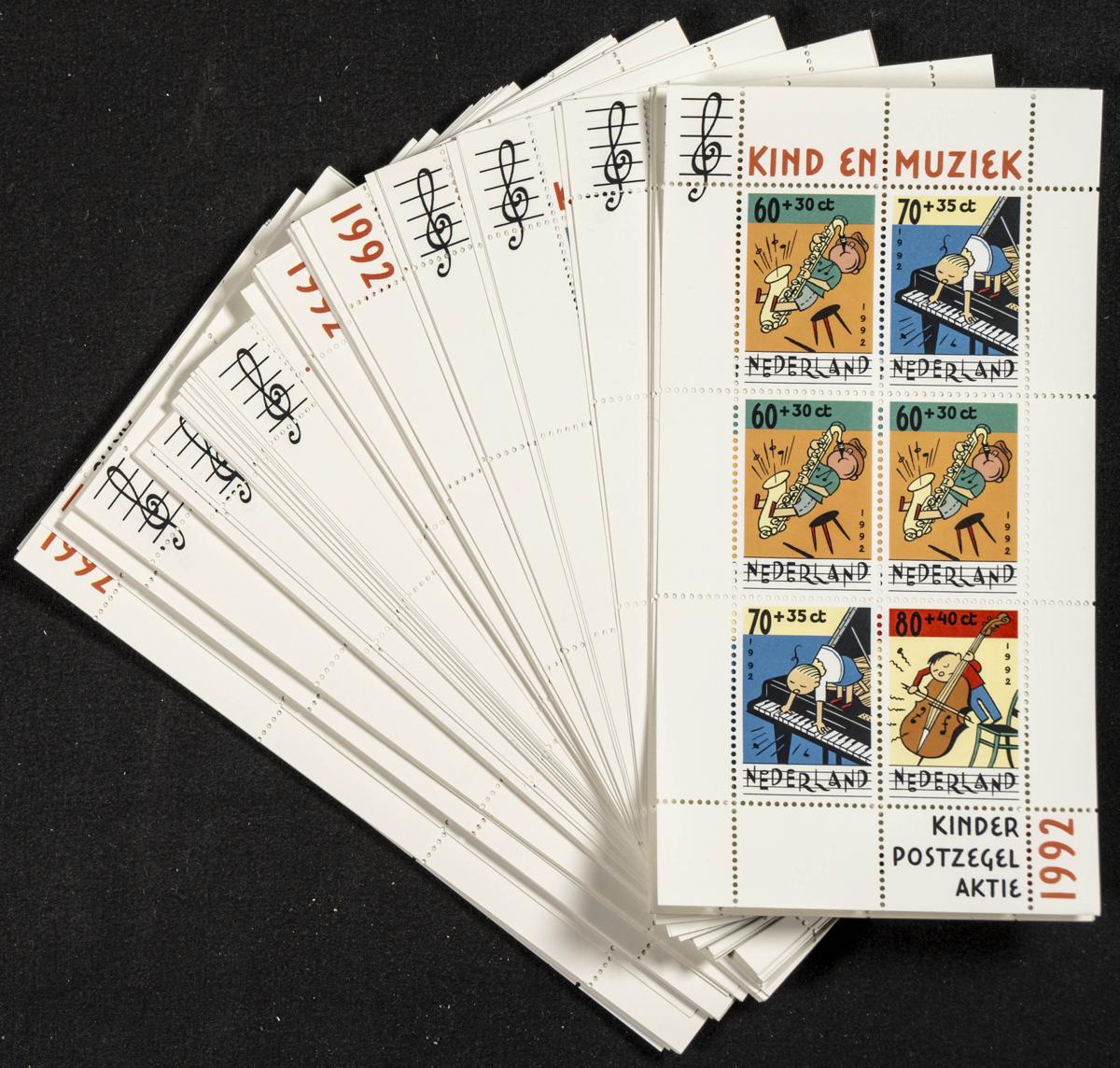 877 | Países Bajos. Stock de Series y Sellos