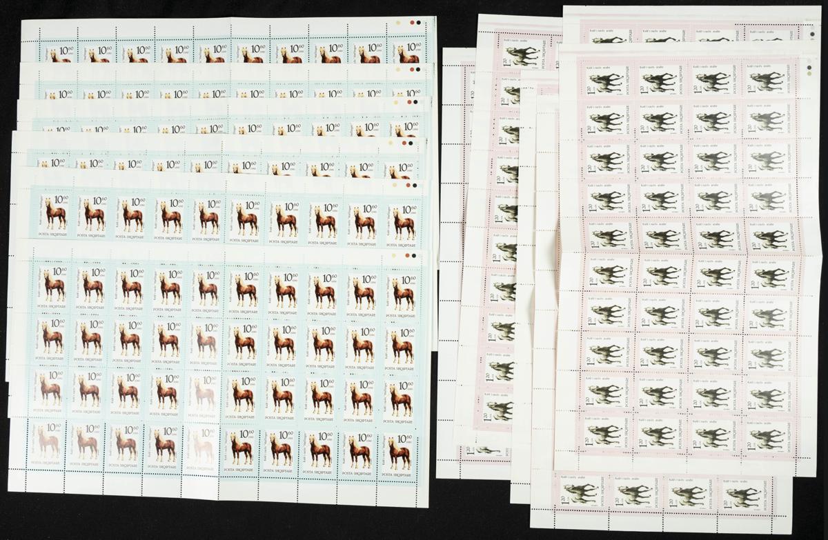 11 | Albania. Stock de Series y Sellos