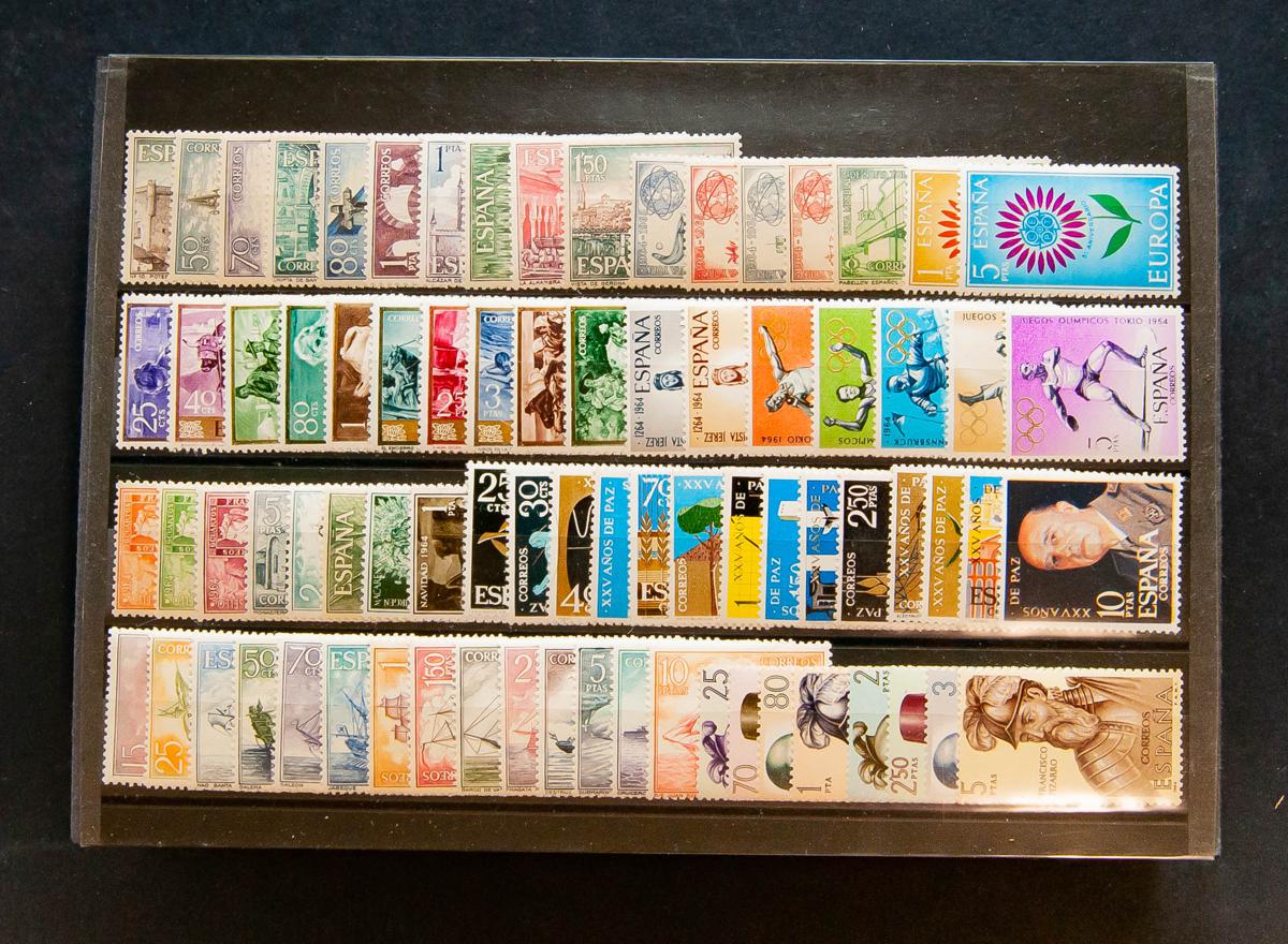 100 | Lotes y Colecciones.España. Stock de Series y Sellos