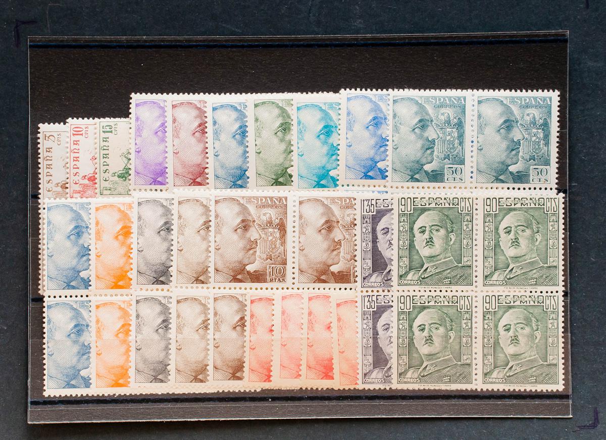 72 | Lotes y Colecciones.España. Stock de Series y Sellos