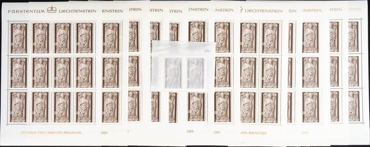 254 | Liechtenstein. Stock de Series y Sellos