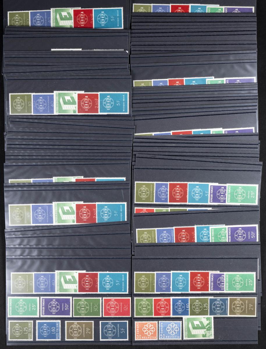489 | Tema Europa. Stock de Series y Sellos
