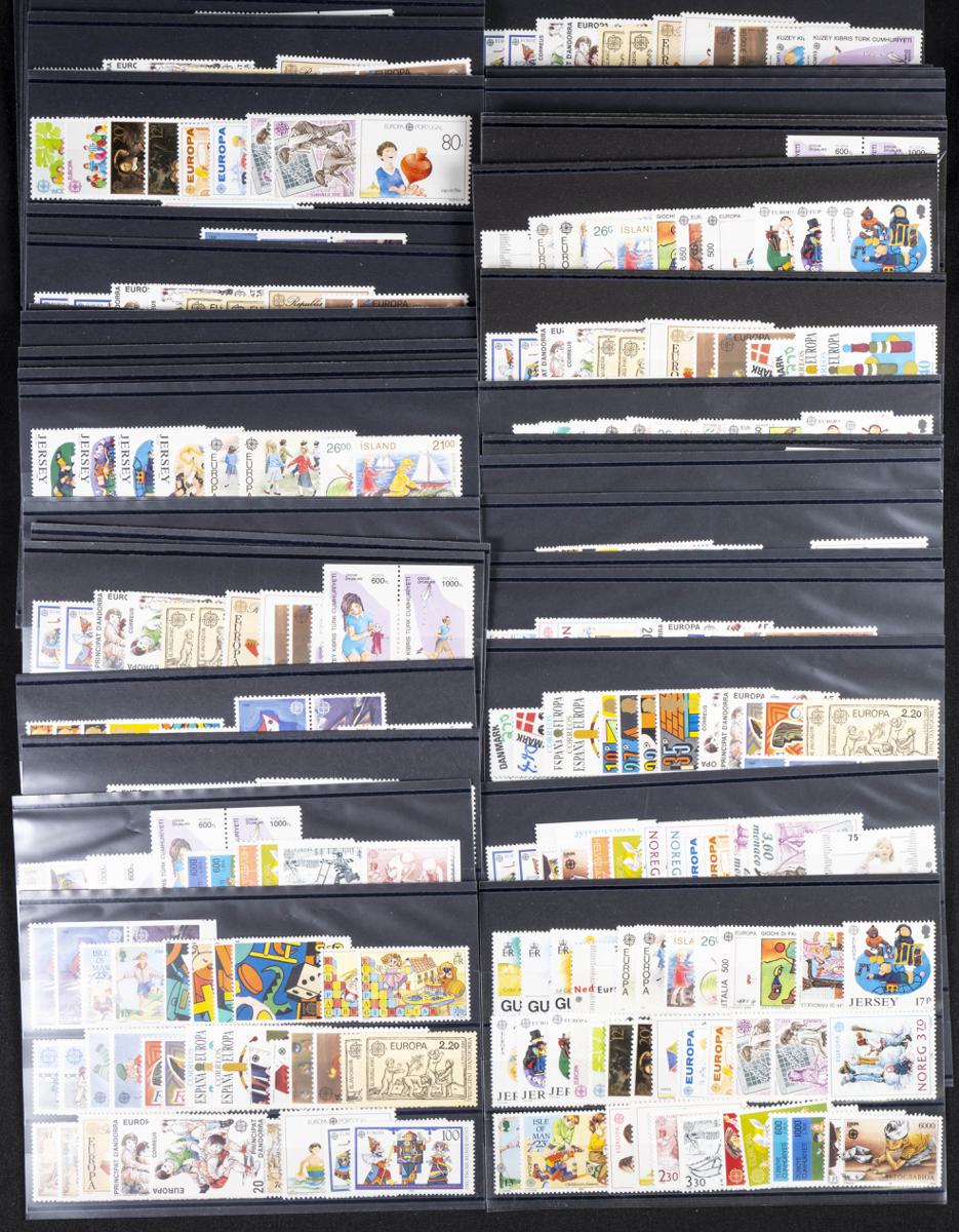 527 | Tema Europa. Stock de Series y Sellos