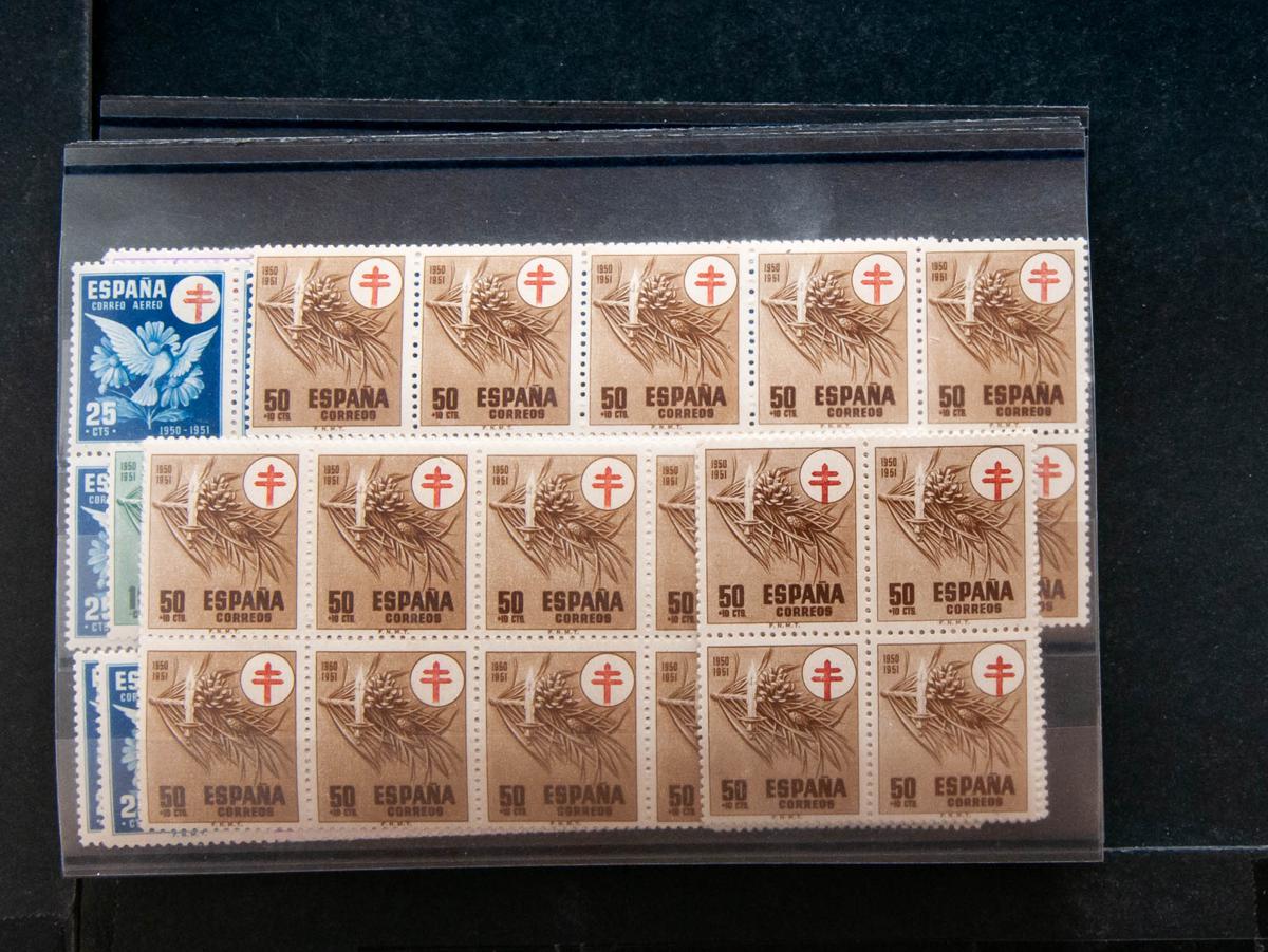 103 | Spanish Collection. Sets and stamps stock