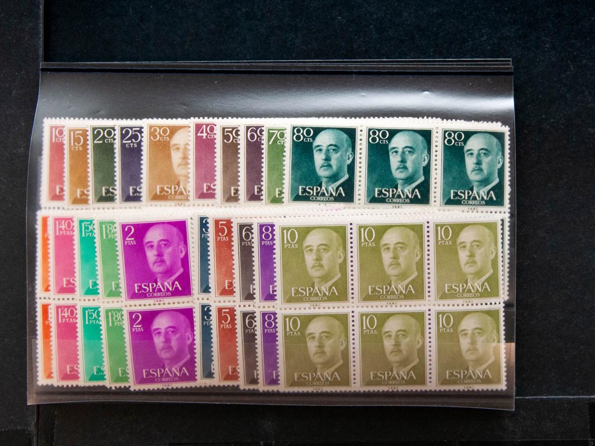 118 | Spanish Collection. Sets and stamps stock