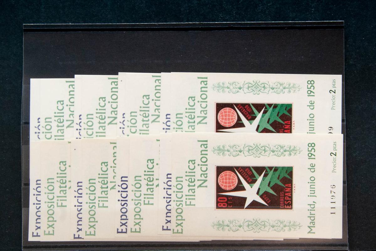 129 | Spanish Collection. Sets and stamps stock