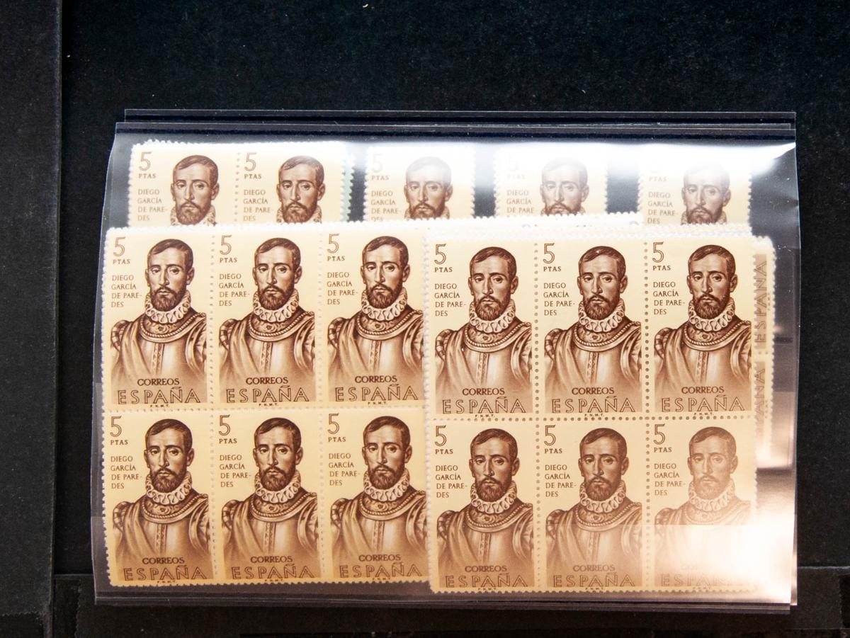160 | Spanish Collection. Sets and stamps stock