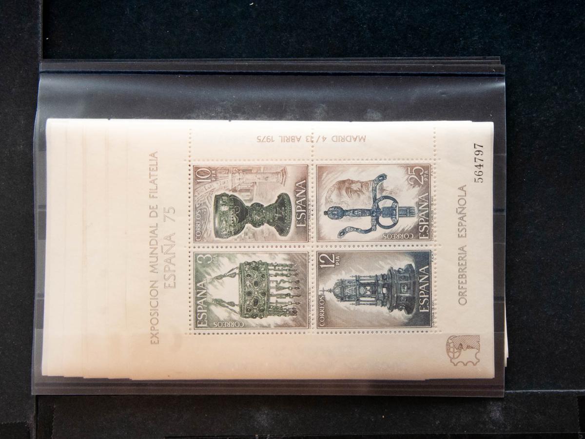 162 | Spanish Collection. Sets and stamps stock