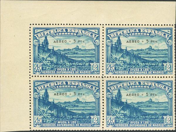 687 - ★★ 759(4). 1938. AEREO+5 PTS, esquina de pliego y bloque de cuatro (Posición 1-2, 6-7). MAGNIFICO Y ESPECTACULAR, MUY RARO. Cert. GRAUS. Edifil 2026: +2.800 Euros - 750€