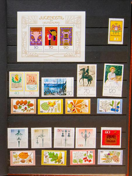 317 | Lots and Collections